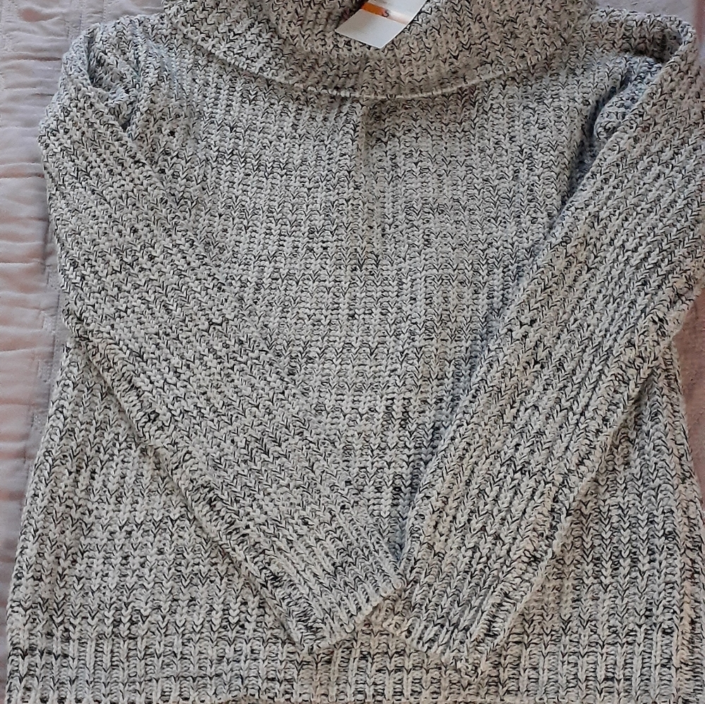 BRAND NEW Knitted cowl neck pull over